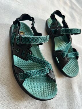 KEEN Maupin Teal Chevron Strappy Hiking Water Sandals | 10